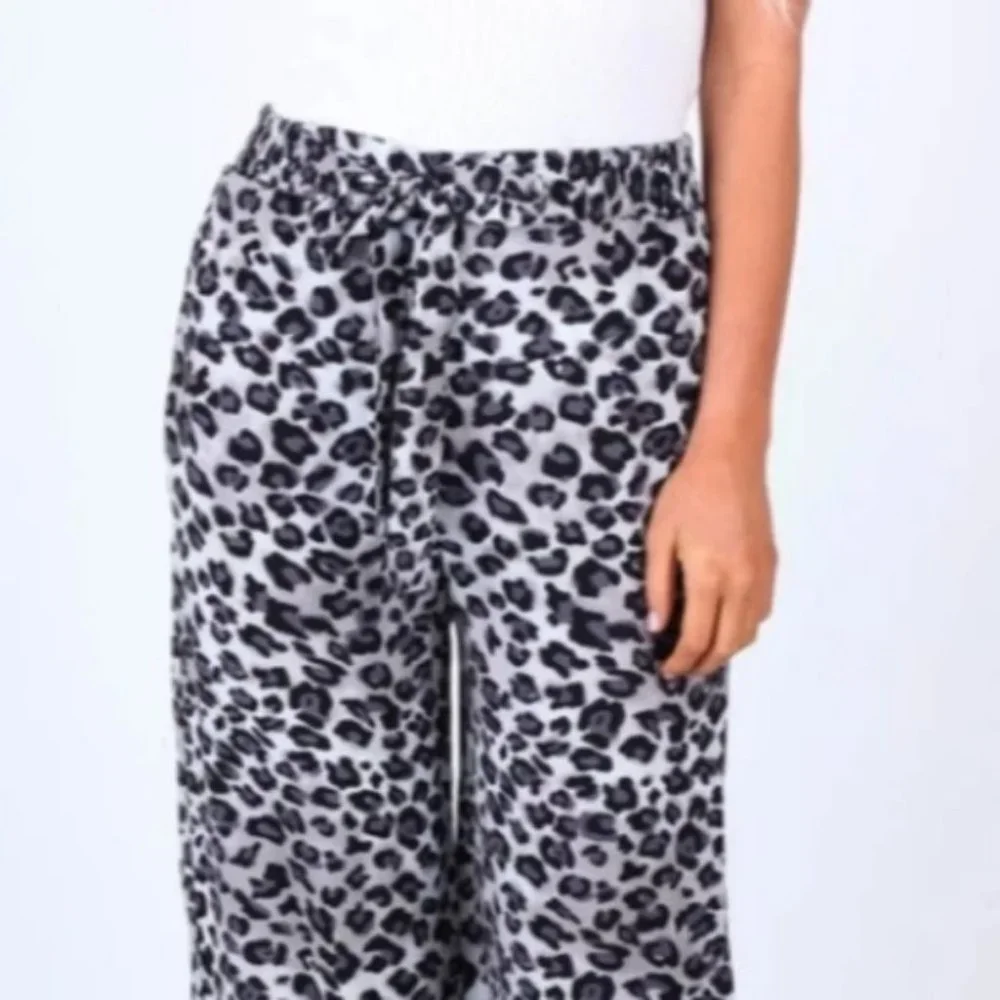 ANIMAL PRINT WIDE LEGGED PANTS - Picture 4 of 4